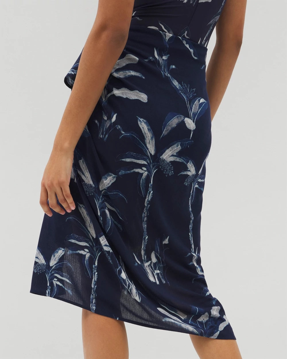 Rayon Crepe Pareo - PALM TOILE NIGHTFALL NAVY | Soma Women